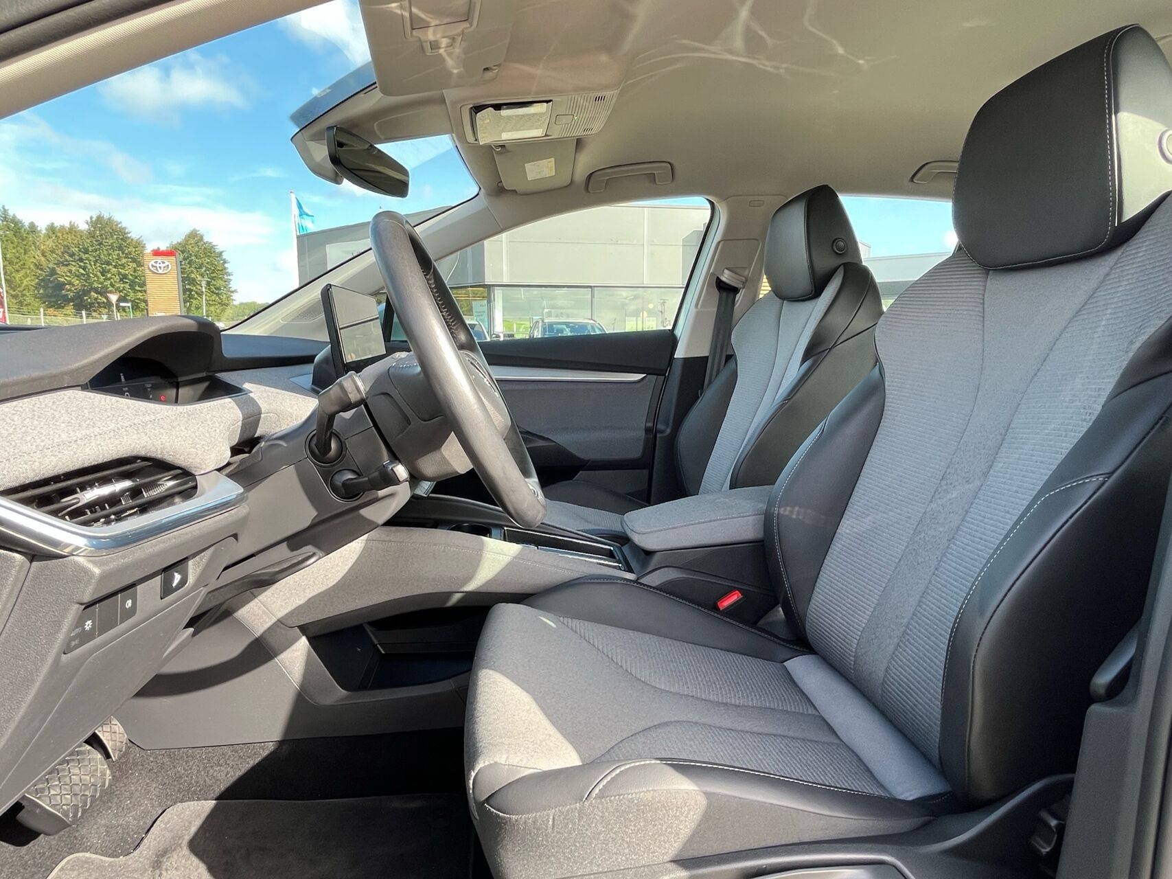 Sølv Skoda Enyaq fra 2024