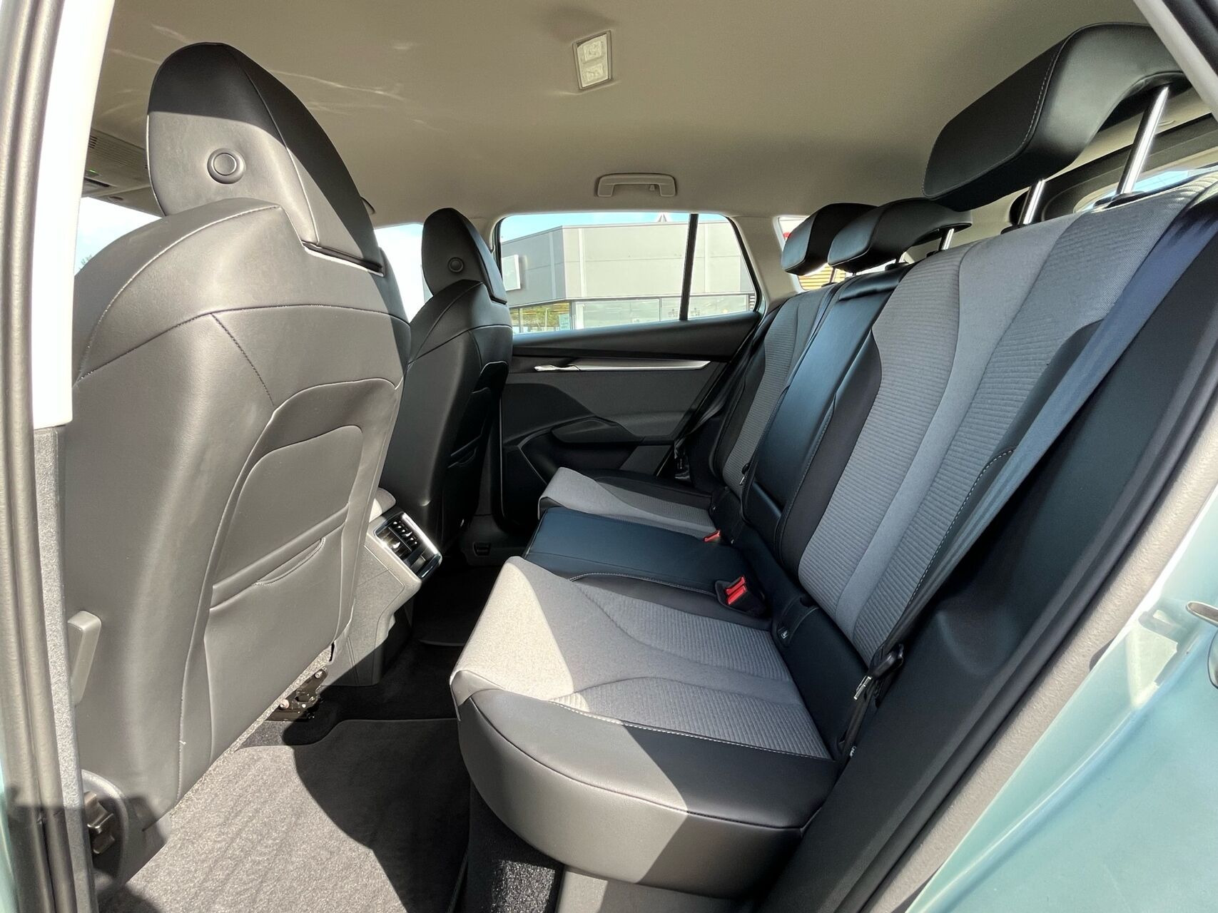 Sølv Skoda Enyaq fra 2024