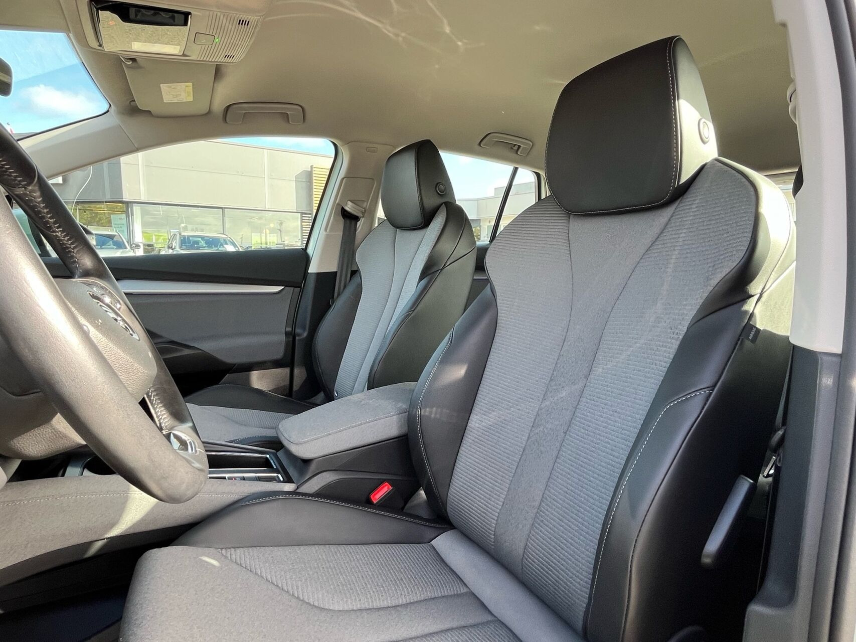 Sølv Skoda Enyaq fra 2024