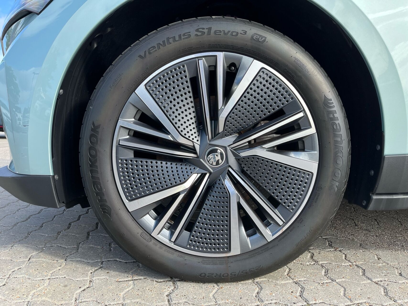 Sølv Skoda Enyaq fra 2024