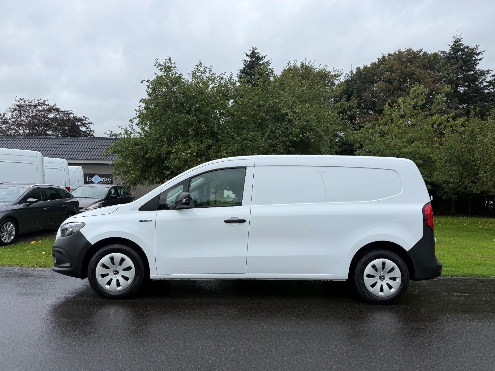 Hvid Mercedes eCitan fra 2023