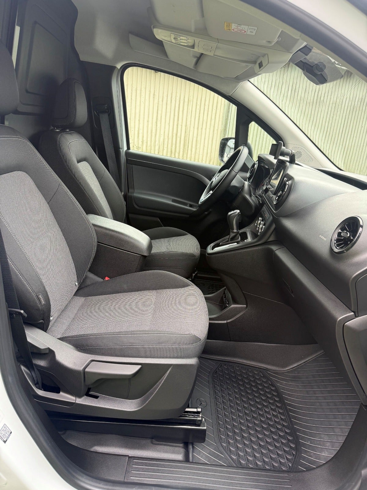 Hvid Mercedes eCitan fra 2023