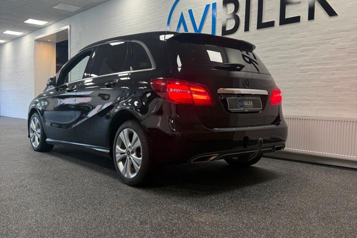 Sort Mercedes B200 d fra 2019