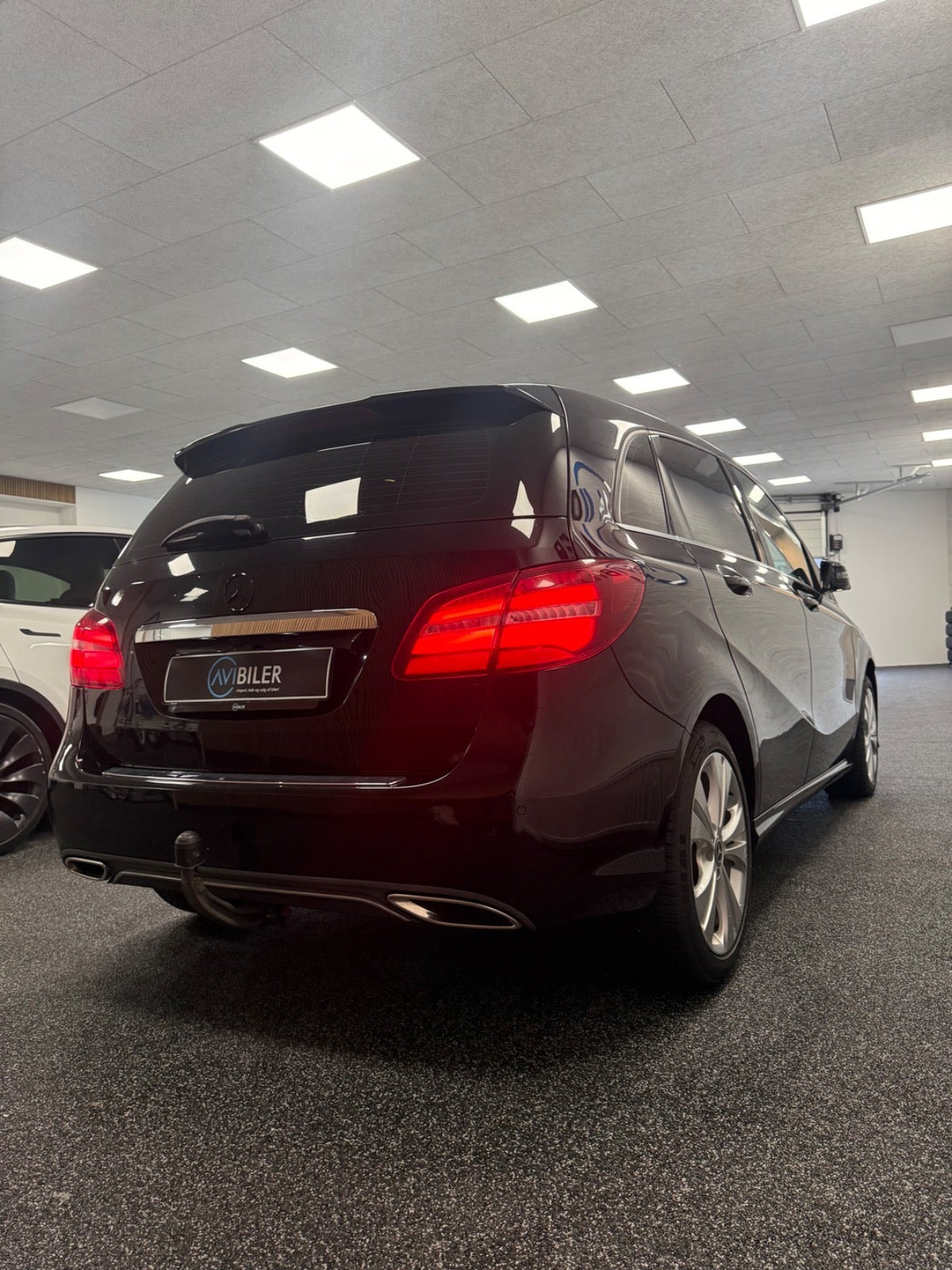 Sort Mercedes B200 d fra 2019