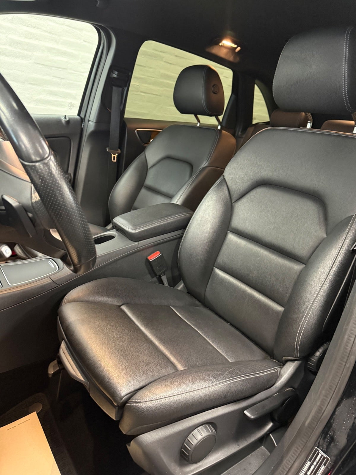 Sort Mercedes B200 d fra 2019
