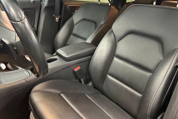 Sort Mercedes B200 d fra 2019