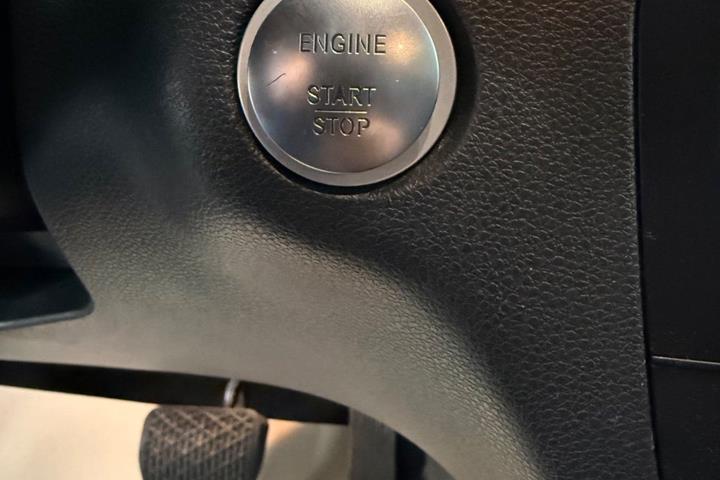 Sort Mercedes B200 d fra 2019