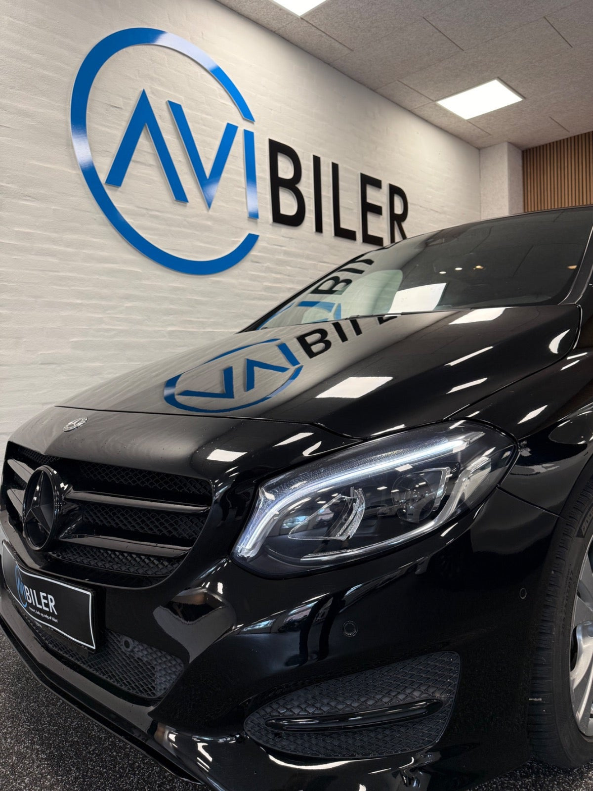 Sort Mercedes B200 d fra 2019