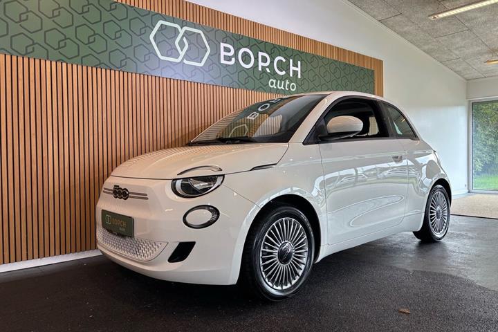 Hvid Fiat 500e fra 2023