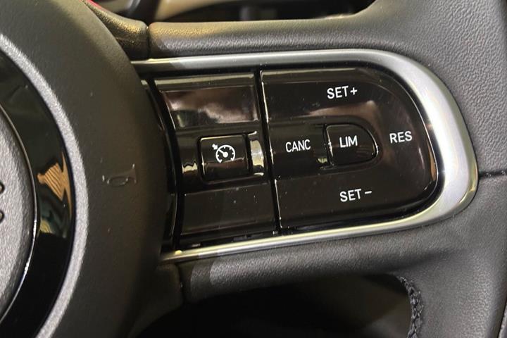 Hvid Fiat 500e fra 2023