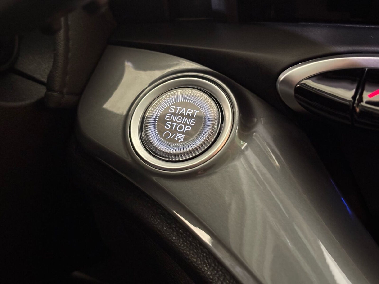 Hvid Fiat 500e fra 2023