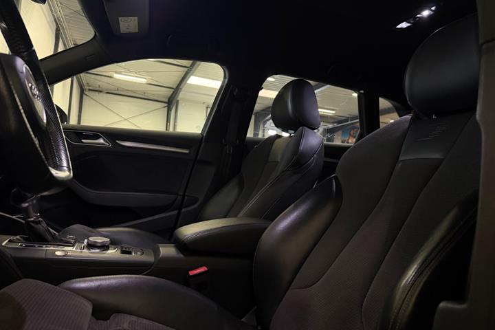 Grå Audi S3 fra 2018