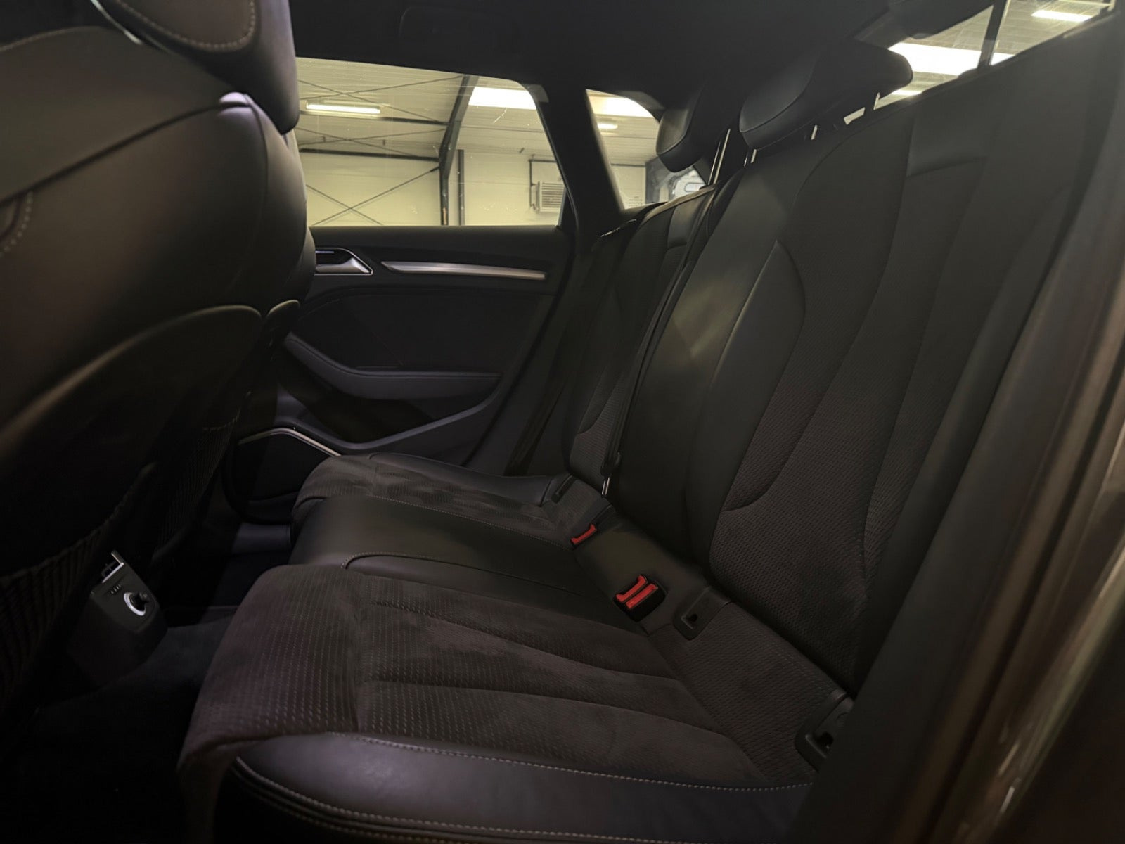 Grå Audi S3 fra 2018