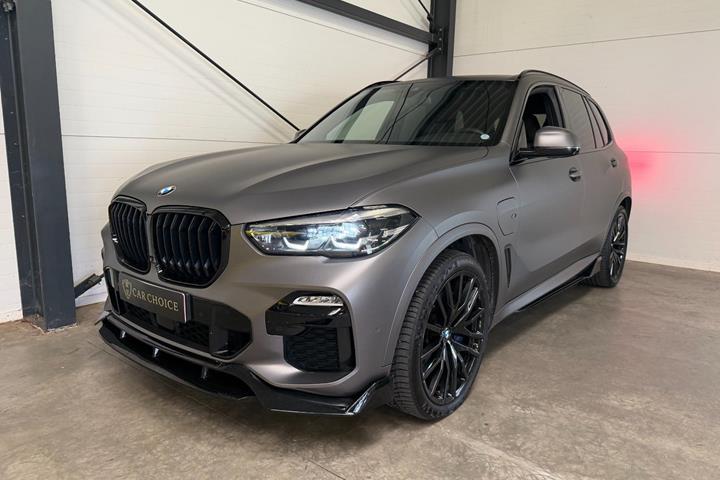 Grå BMW X5 fra 2020