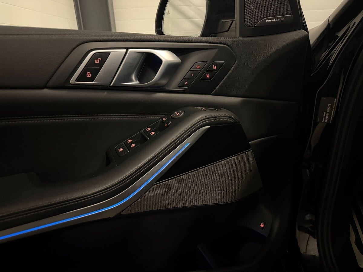 Grå BMW X5 fra 2020