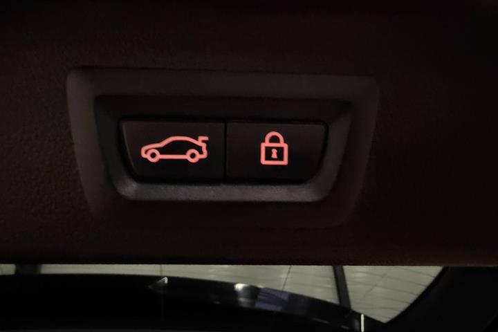 Grå BMW X5 fra 2020