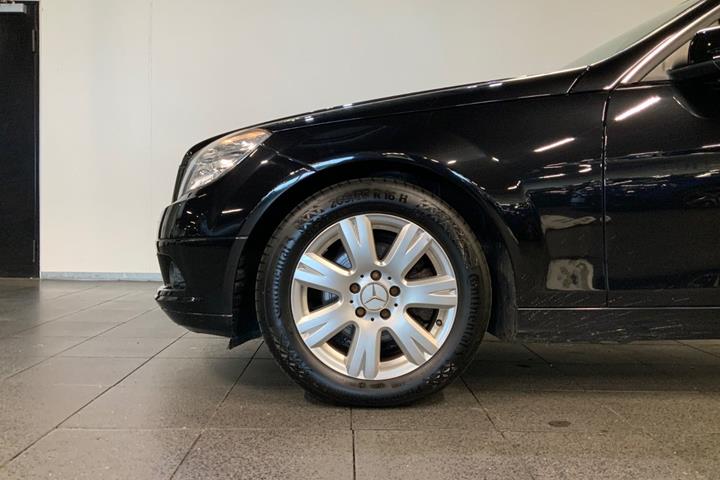 Sort Mercedes C180 fra 2010