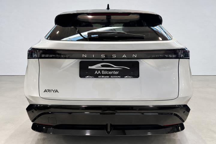 Hvid Nissan Ariya fra 2024
