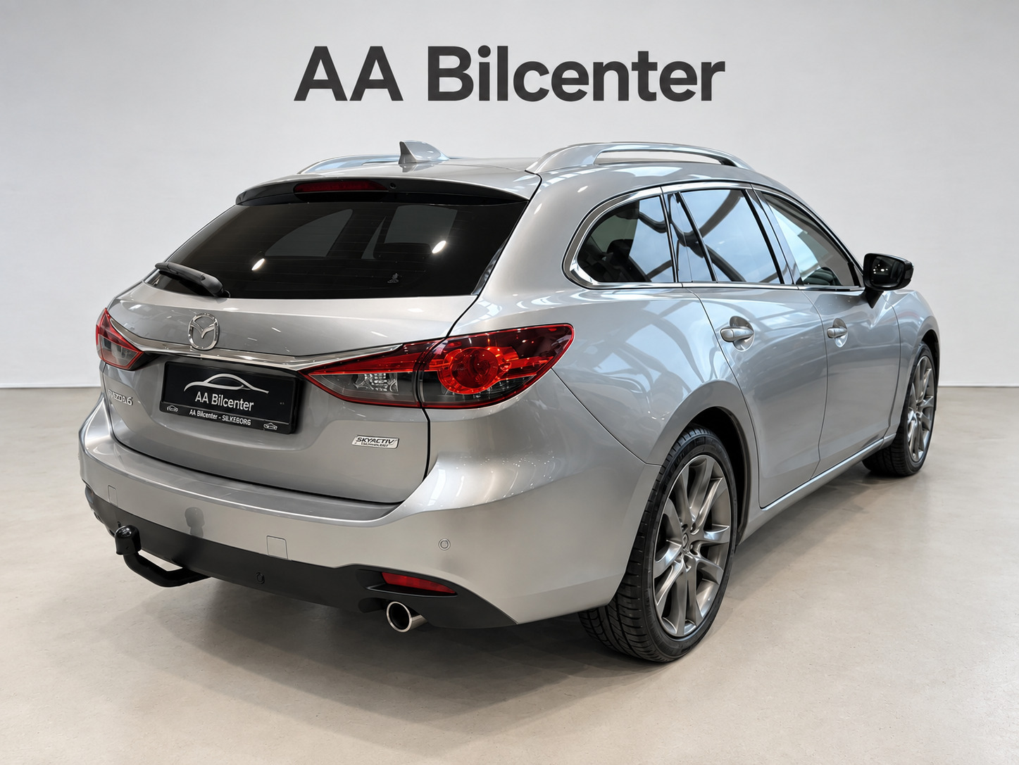 Grå Mazda 6 fra 2013