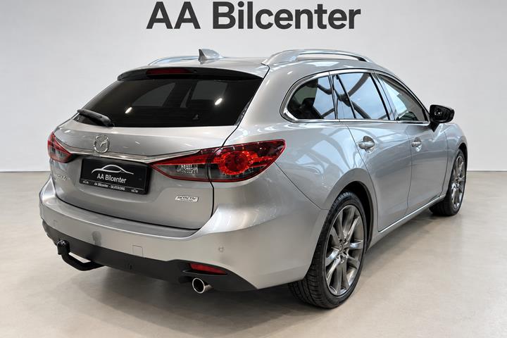 Grå Mazda 6 fra 2013