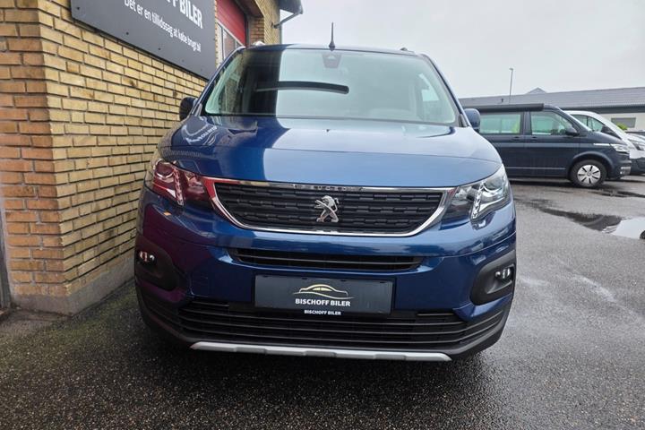 Blå Peugeot Rifter fra 2020