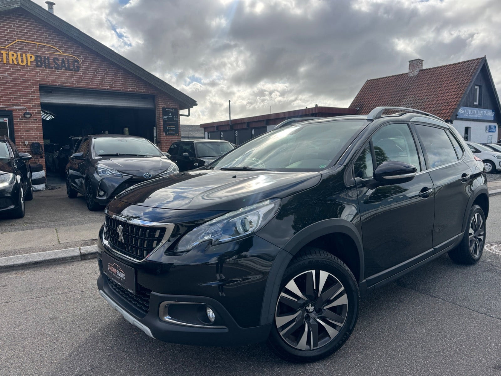 Peugeot 2008 1,2 PureTech 110 Prestige Sky