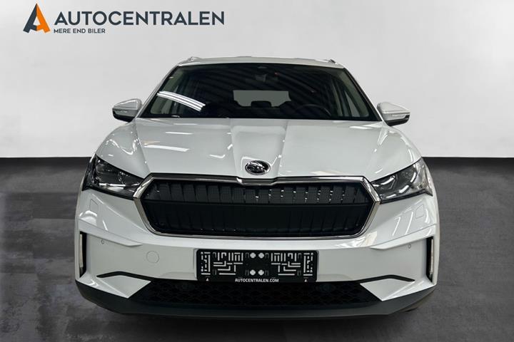 Hvid Skoda Enyaq fra 2021