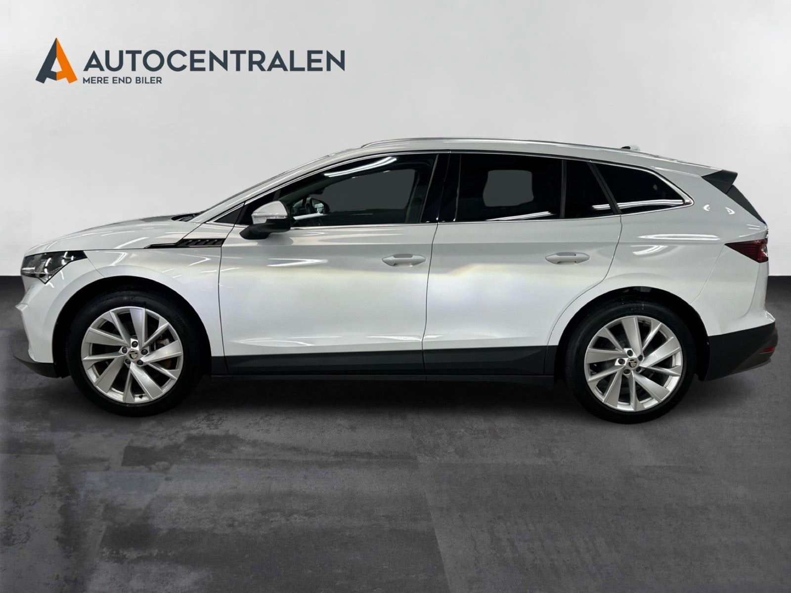 Hvid Skoda Enyaq fra 2021