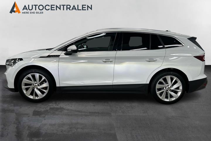 Hvid Skoda Enyaq fra 2021