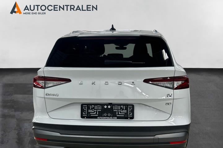 Hvid Skoda Enyaq fra 2021