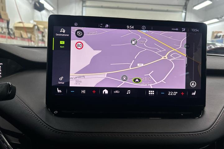 Hvid Skoda Enyaq fra 2021