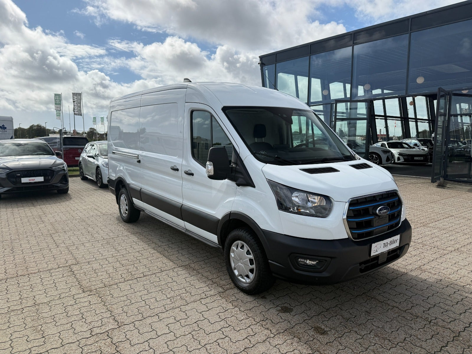 Ford E-Transit 350 L3 Van 68 Trend H2 RWD