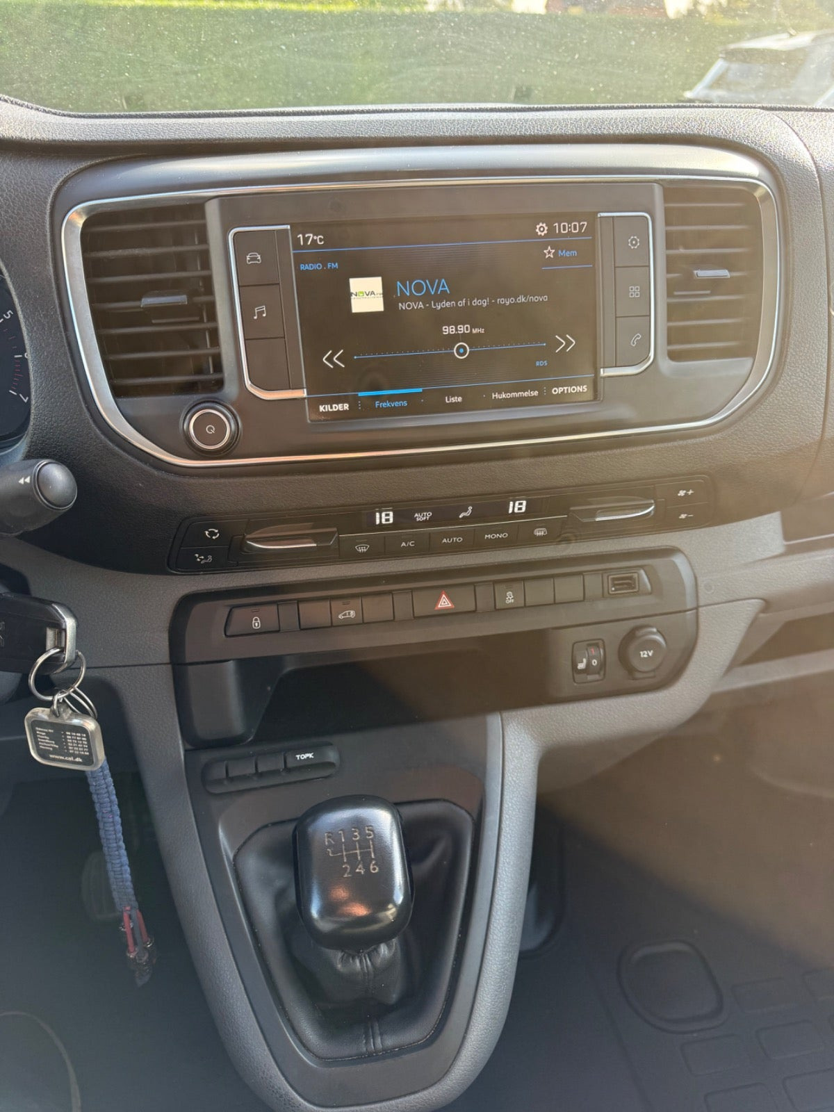 Hvid Peugeot Expert fra 2018