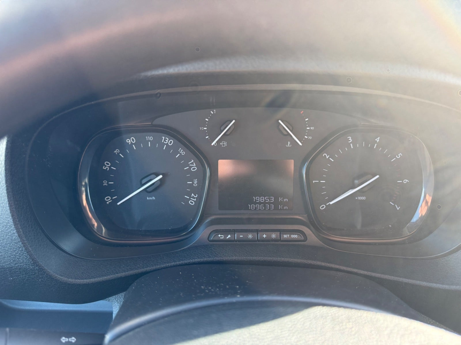 Hvid Peugeot Expert fra 2018