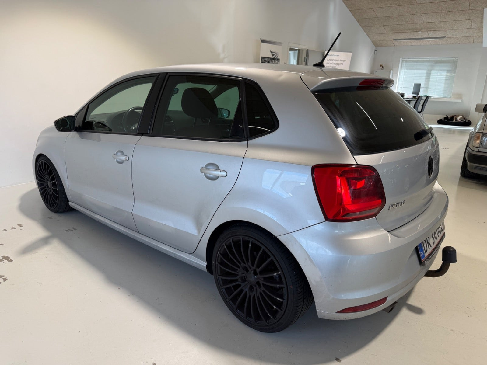 Sølv VW Polo fra 2015
