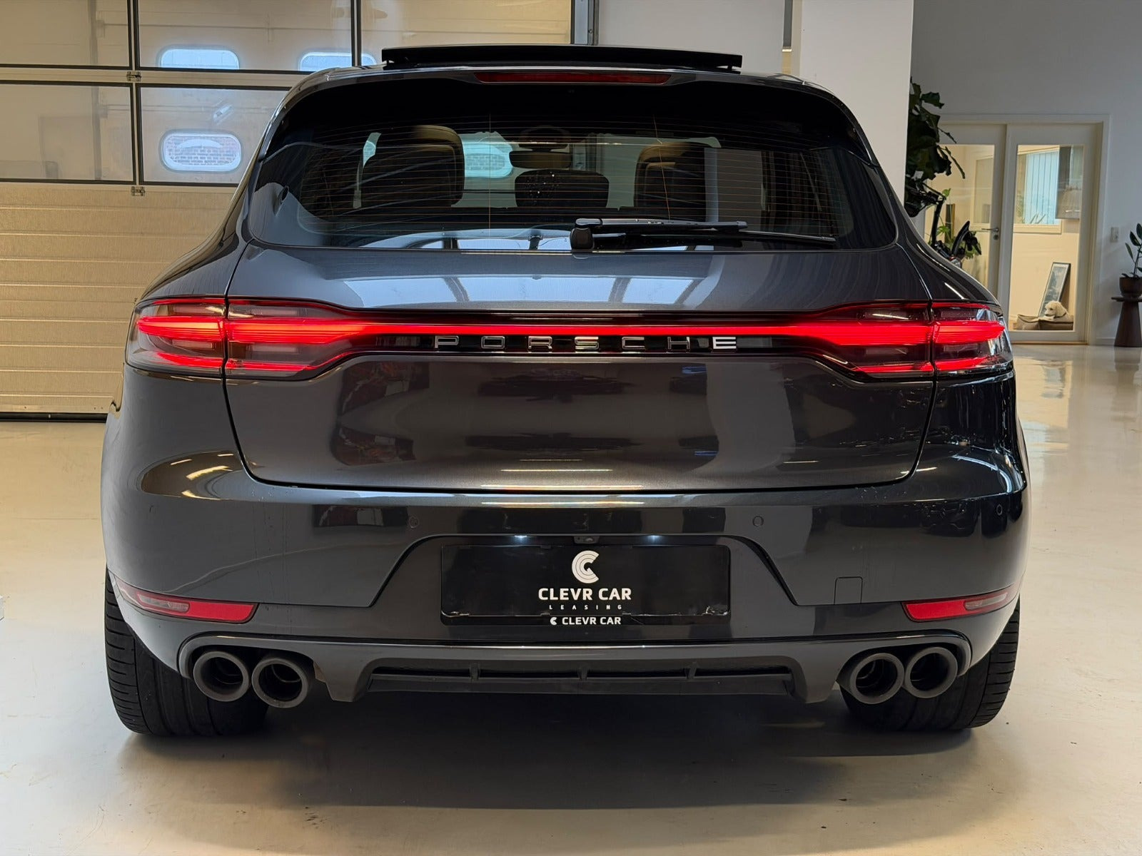 Grå Porsche Macan S fra 2020