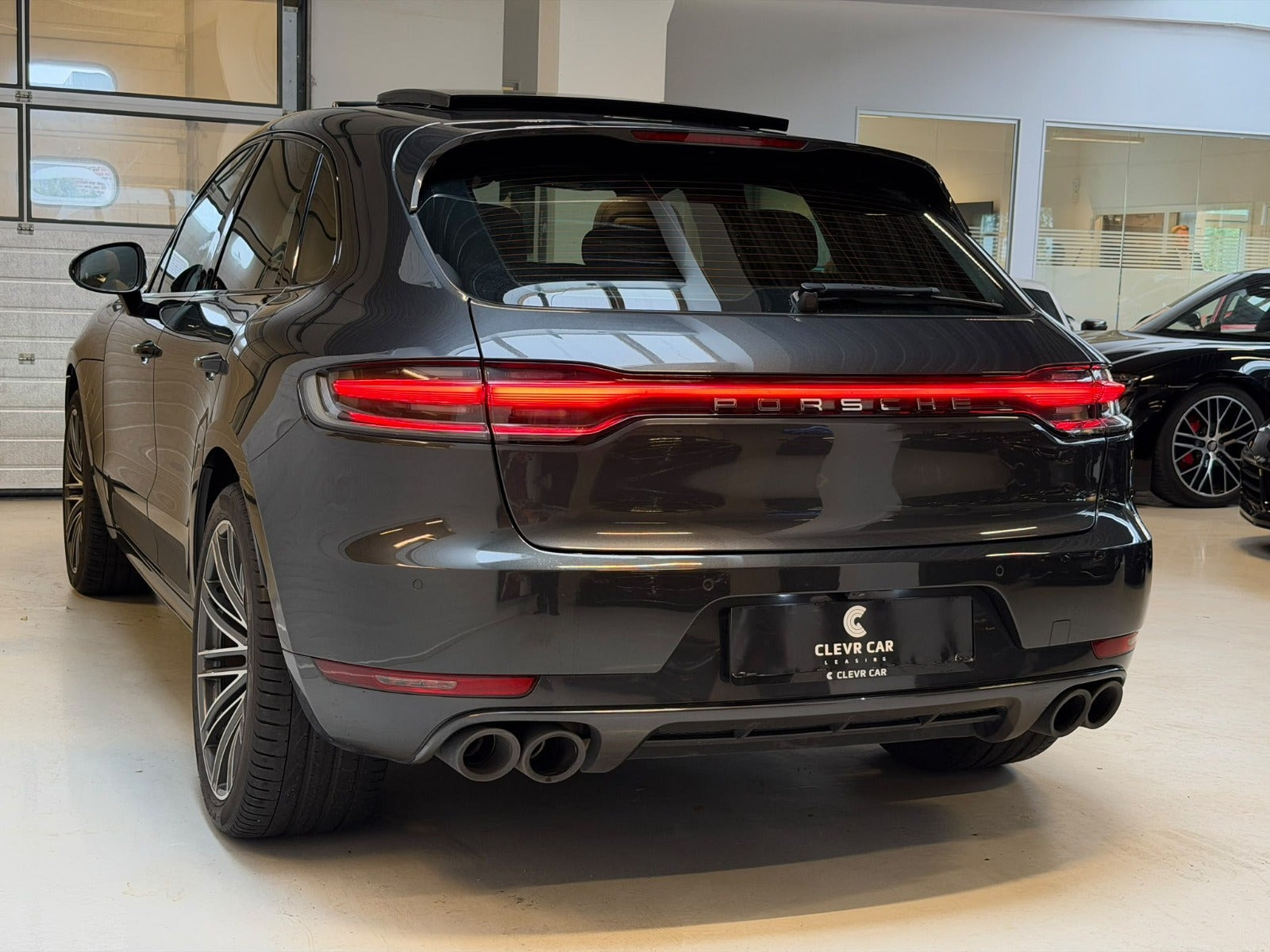 Grå Porsche Macan S fra 2020