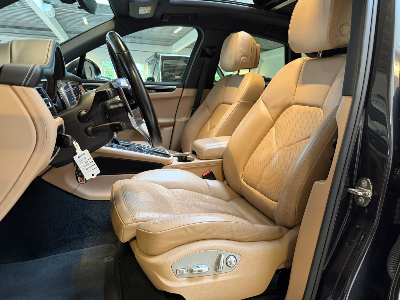 Grå Porsche Macan S fra 2020