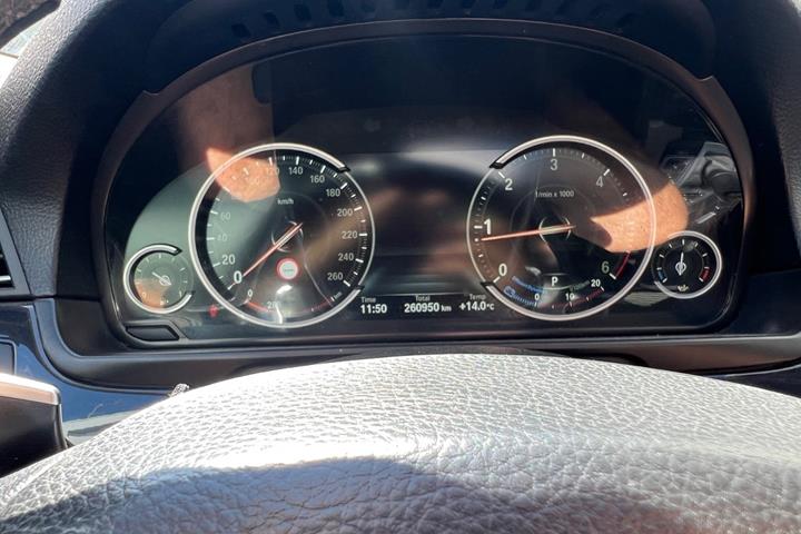 Sort BMW 525d fra 2013