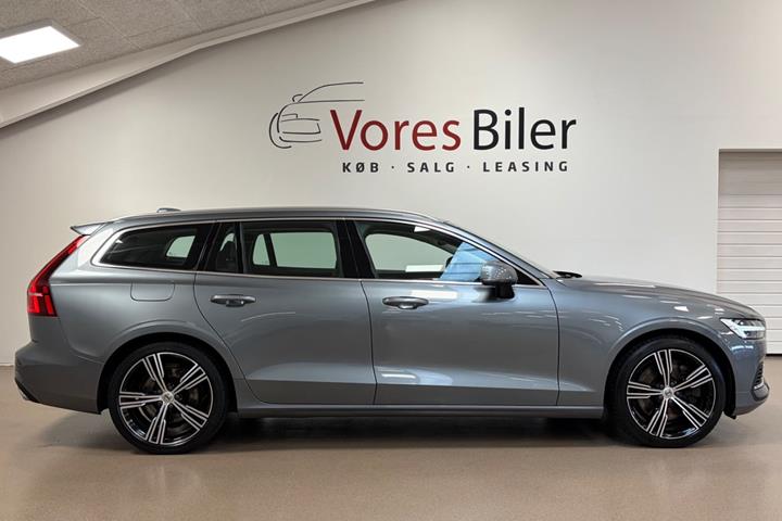 Sølv Volvo V60 fra 2021