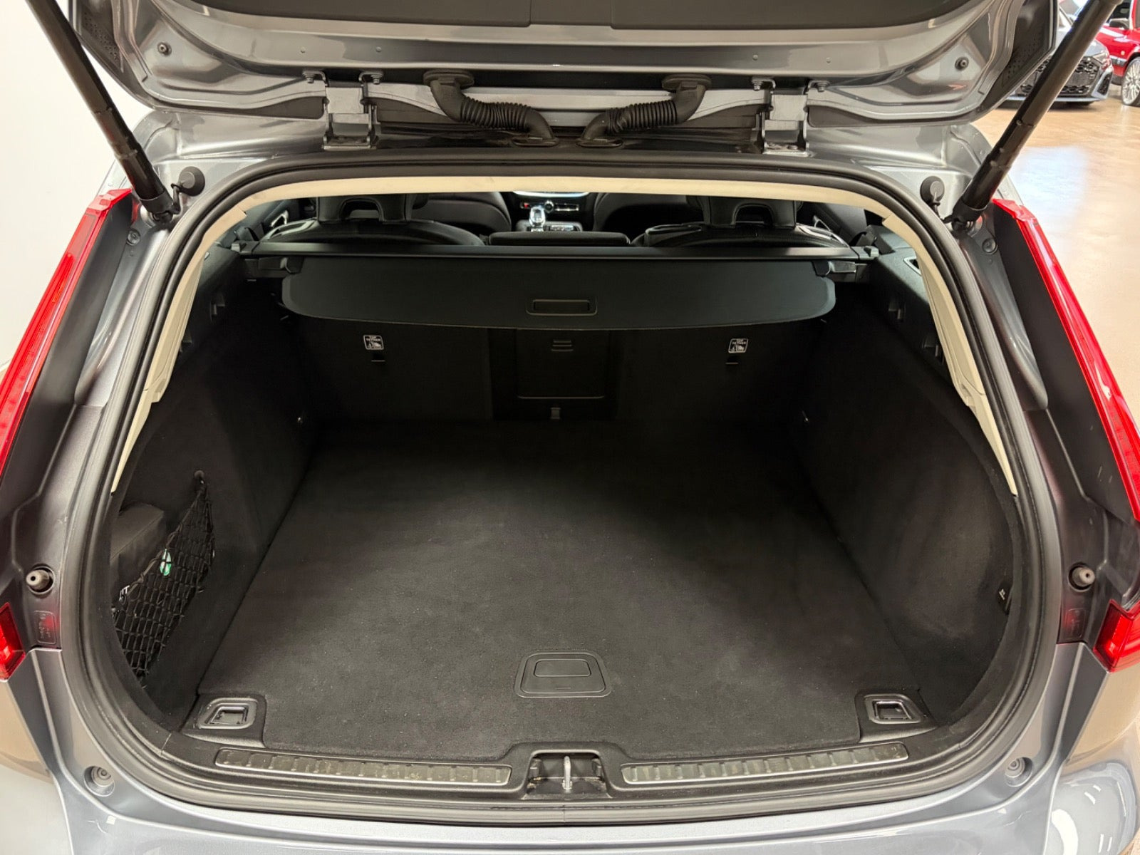 Sølv Volvo V60 fra 2021