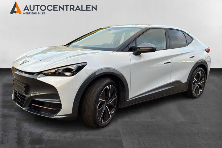 Hvid Cupra Tavascan fra 2024 set udefra