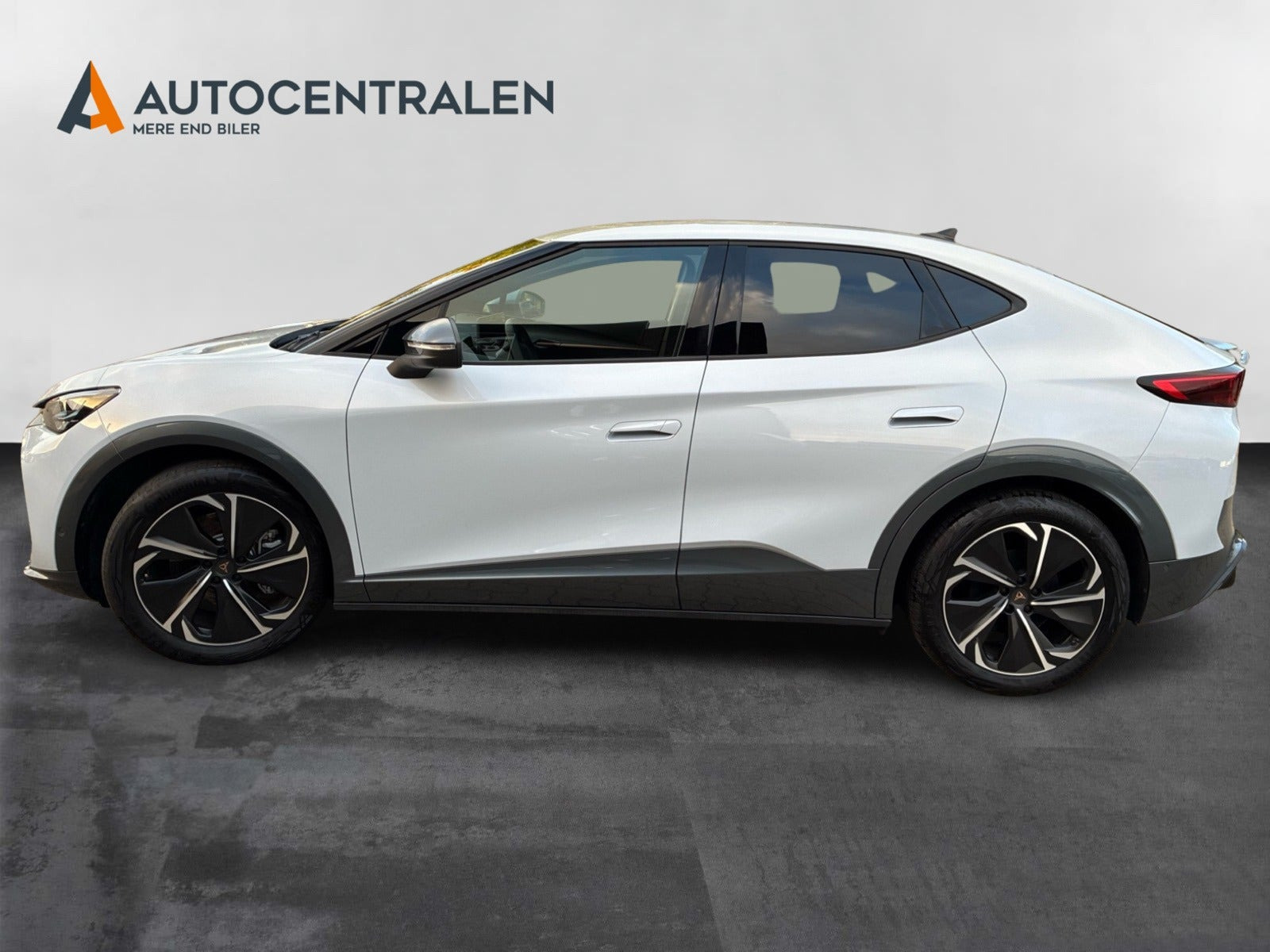 Hvid Cupra Tavascan fra 2024