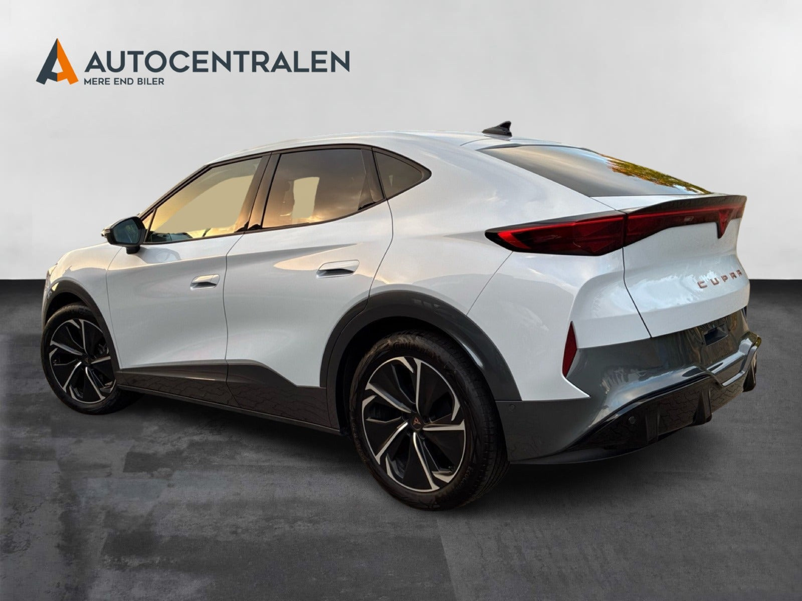 Hvid Cupra Tavascan fra 2024