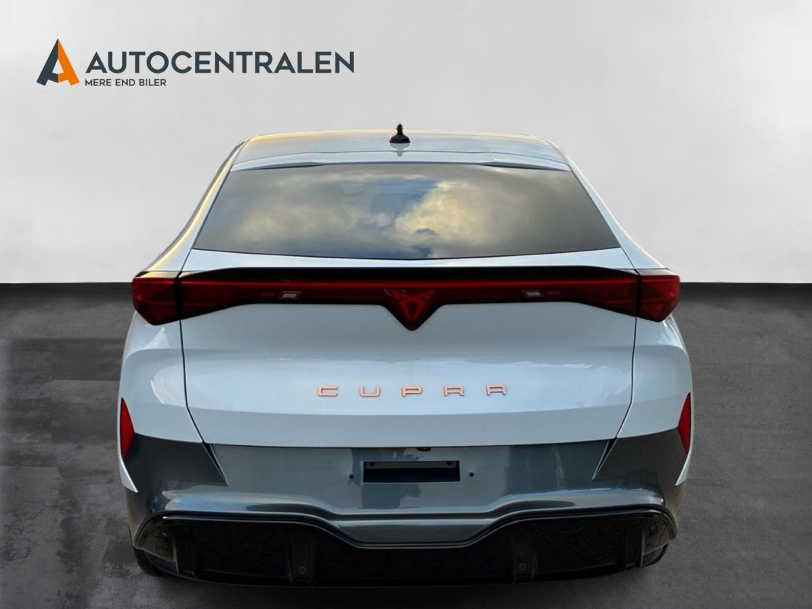 Hvid Cupra Tavascan fra 2024