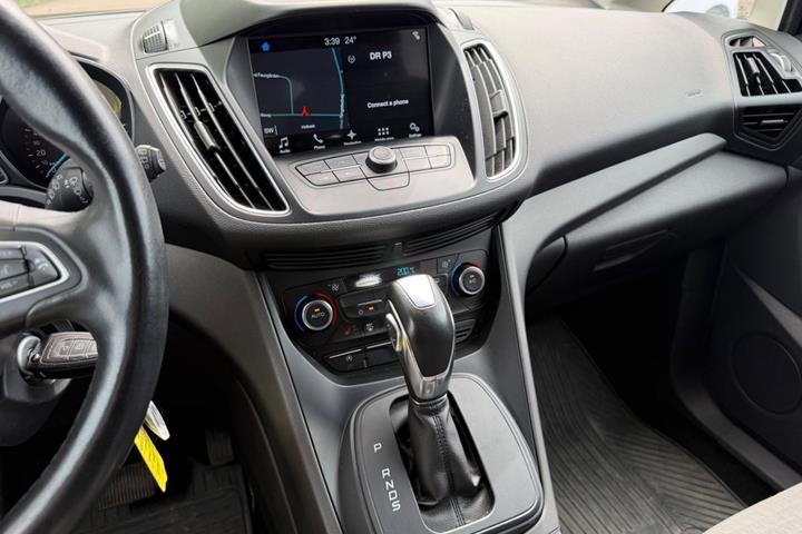 Hvid Ford C-MAX fra 2018