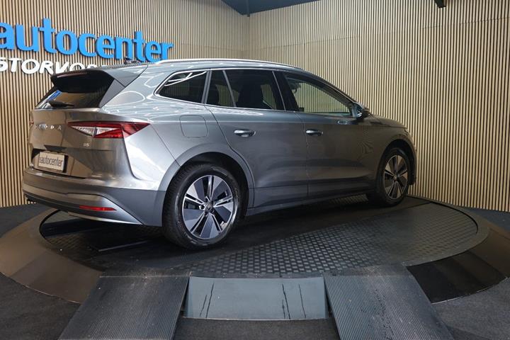Grå Skoda Enyaq fra 2024
