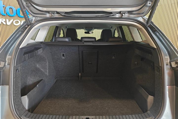 Grå Skoda Enyaq fra 2024