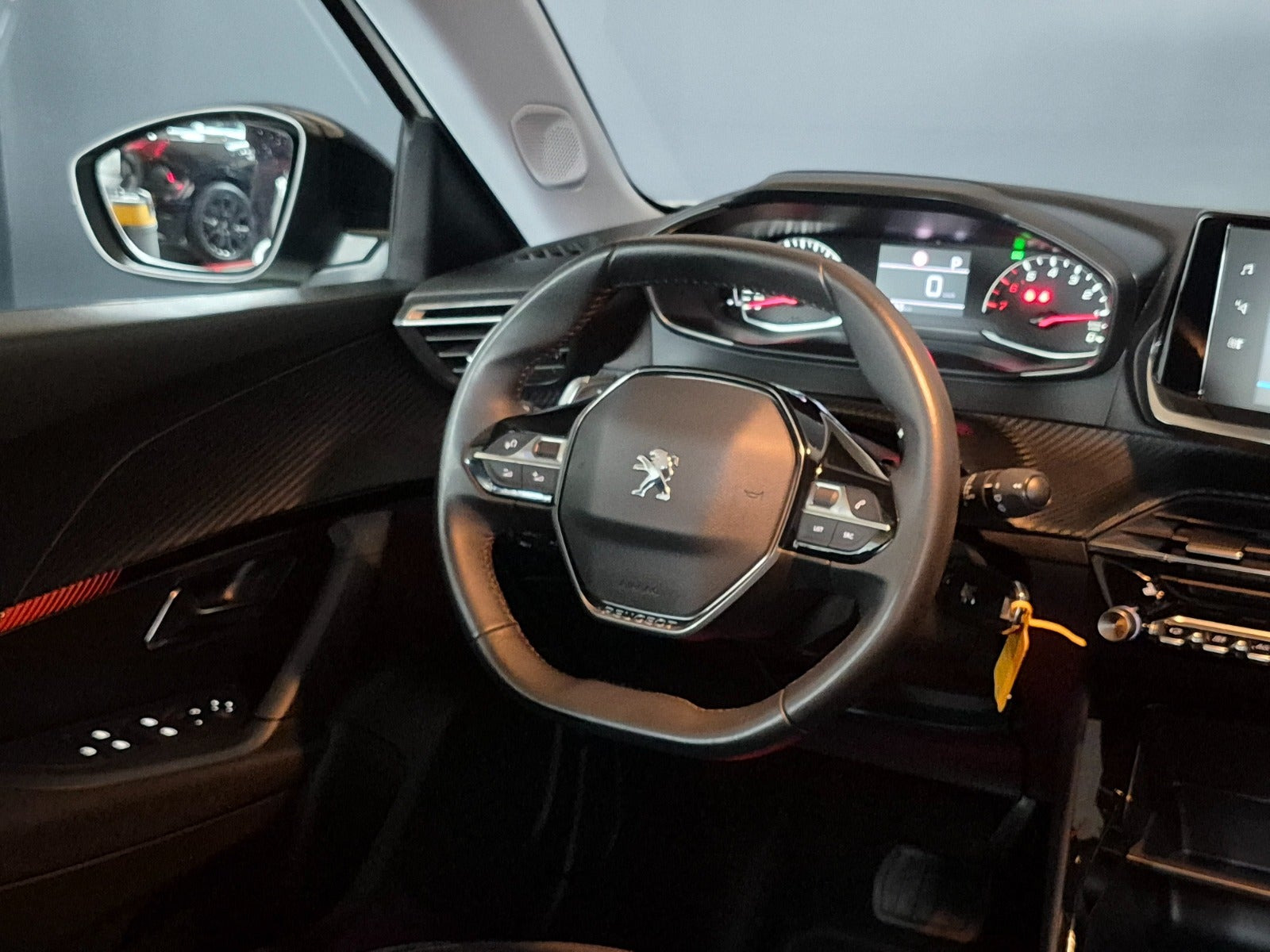 Hvid Peugeot 2008 fra 2021