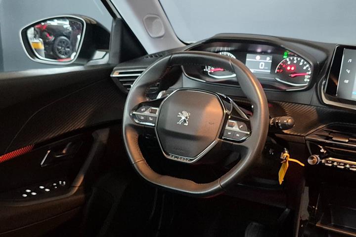 Hvid Peugeot 2008 fra 2021